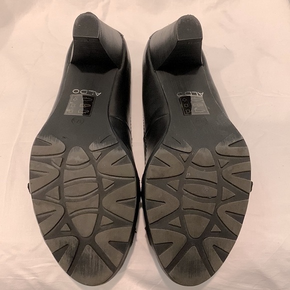 NWOT Aldo black leather pumps with stacked heels and toe buckles. - Picture 5 of 8